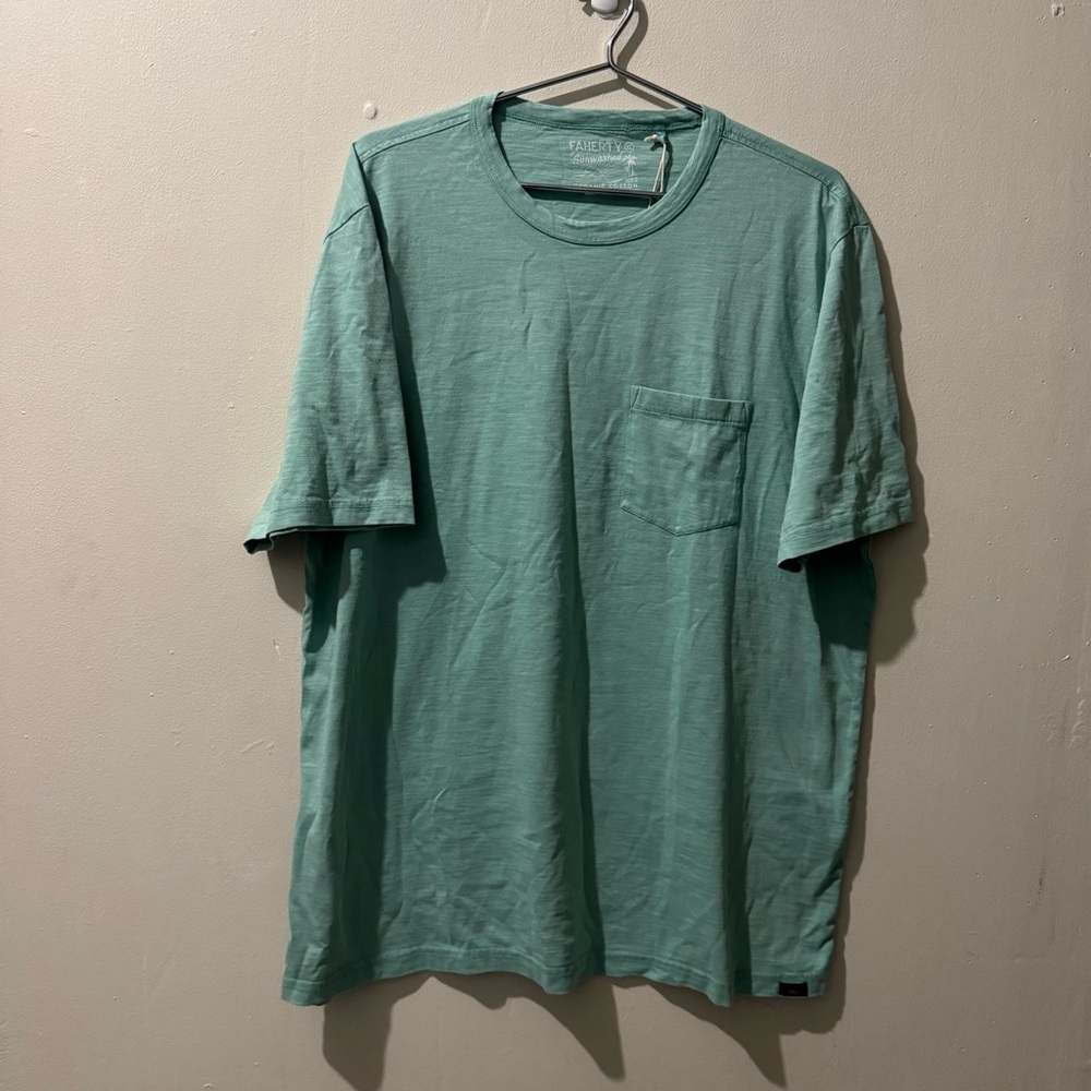 Faherty Men’s Sunwashed Pocket Tee size XL in Lagoon Teal